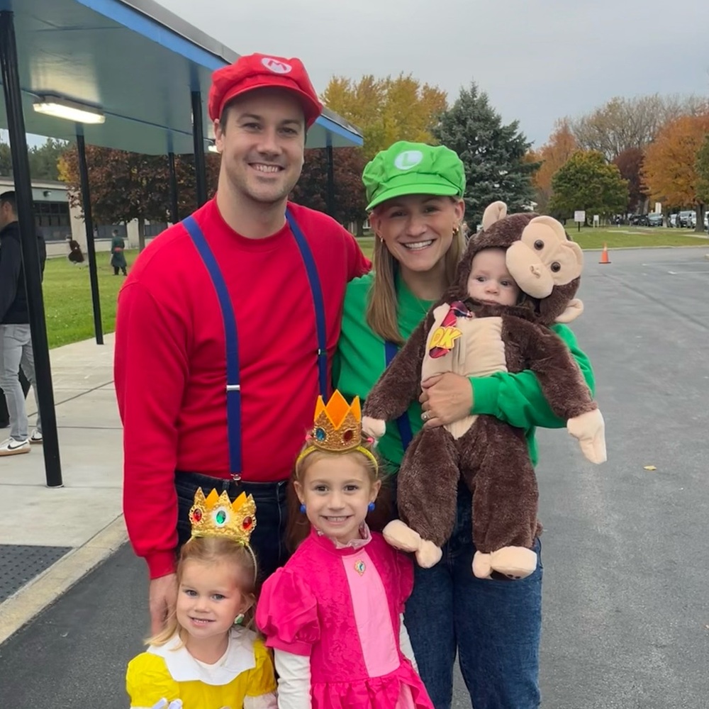 Mario Costume - Picture 2 of 2